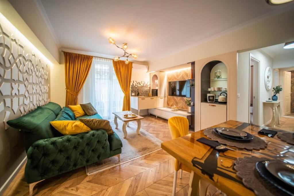 History Museum Apartment บูคาเรสต์ ภายนอก รูปภาพ