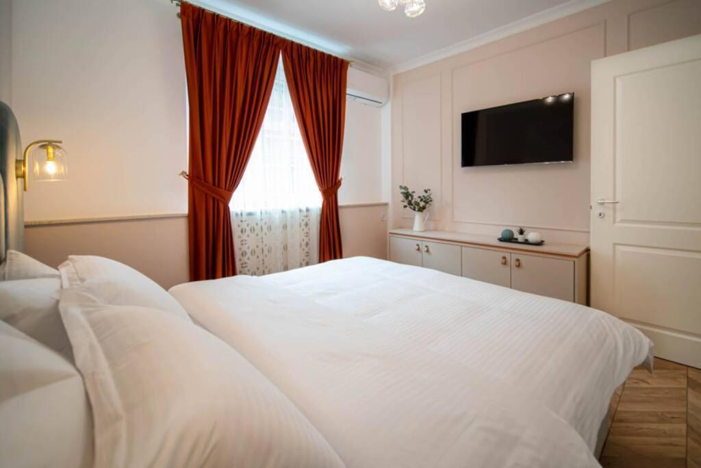 History Museum Apartment บูคาเรสต์ ภายนอก รูปภาพ