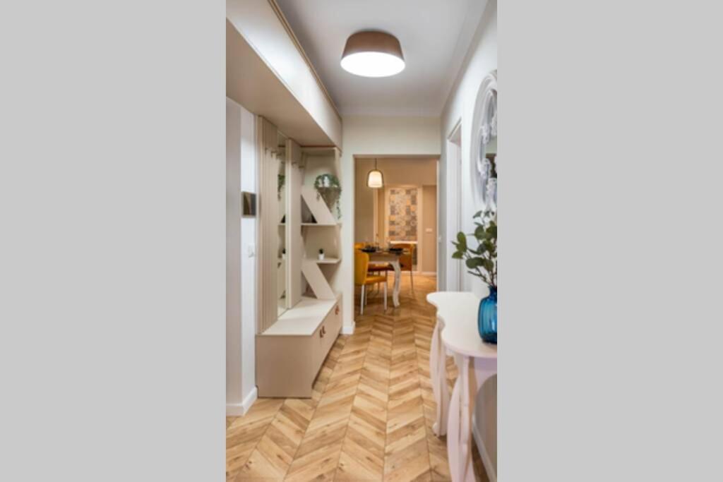 History Museum Apartment บูคาเรสต์ ภายนอก รูปภาพ